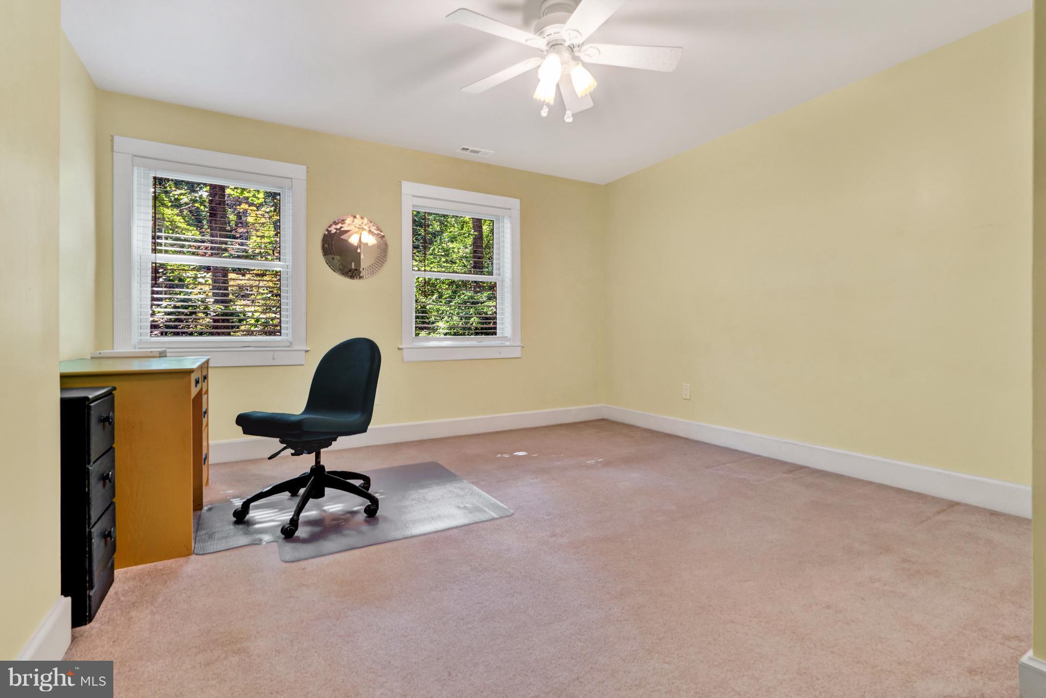 7221 Baldwin Ridge Road Warrenton, VA 20187 - Photo 18 of 30 Upper Level 2nd Bedroom w/ Walk In Closet