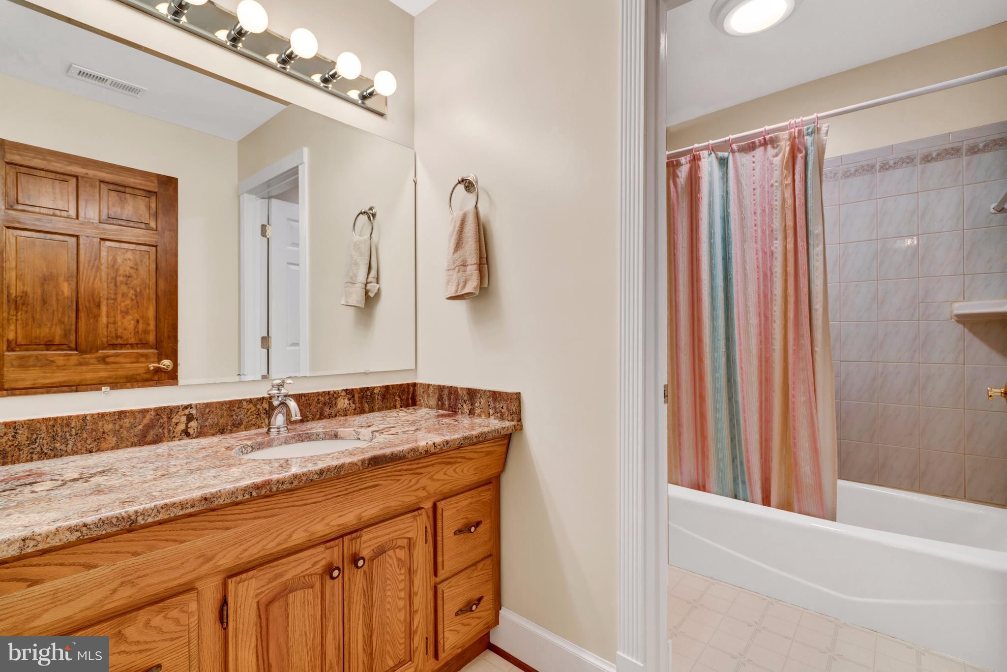 7221 Baldwin Ridge Road Warrenton, VA 20187 - Photo 20 of 30 Upper Level Hall Full Bath