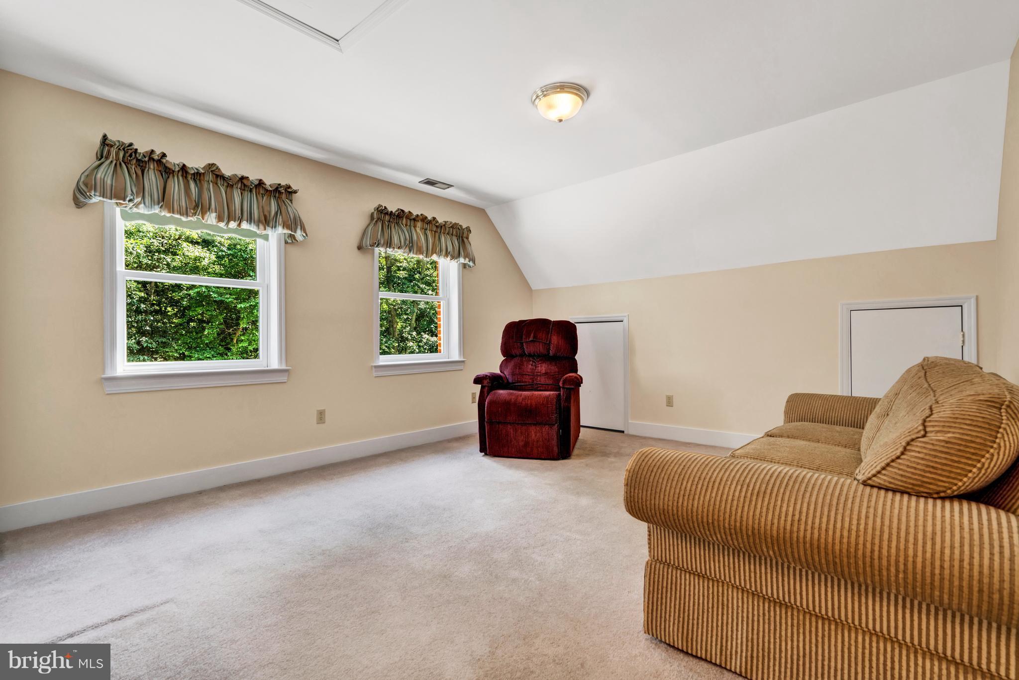 7221 Baldwin Ridge Road Warrenton, VA 20187 - Photo 21 of 30 Upper Level Separate Apartment
