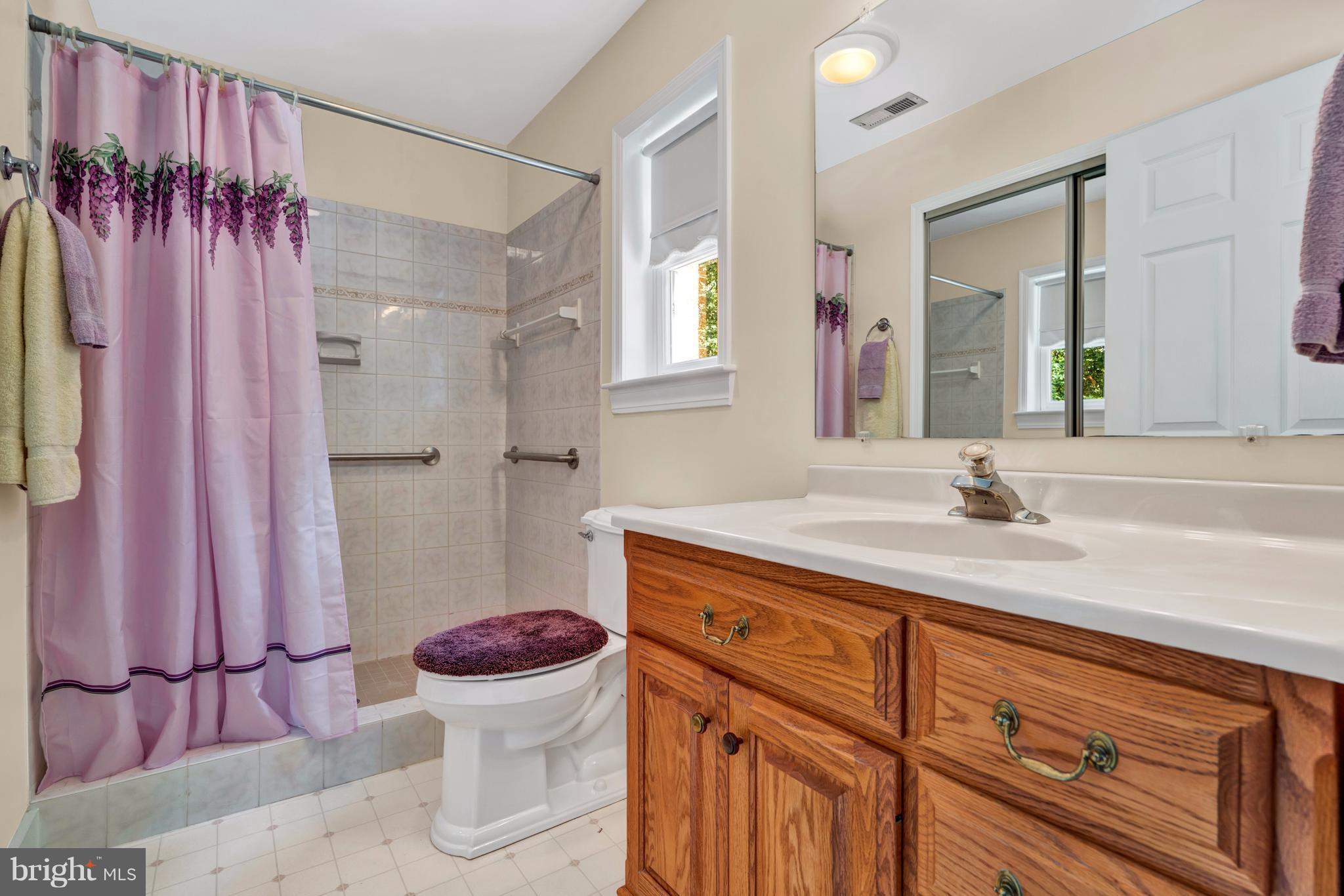 7221 Baldwin Ridge Road Warrenton, VA 20187 - Photo 23 of 30 Full Handicap Accessible Full Bath in Apartment