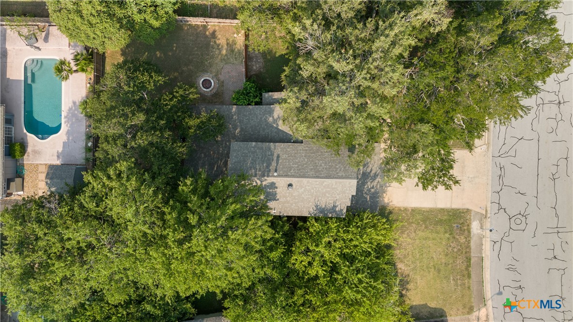 2107 Raintree Path Round Rock, TX 78664 - Photo 32 of 35 an aerial view of a house with a garden