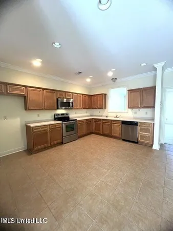 $1,675 | 910 Jefferson Drive, Gulfport, MS 39507