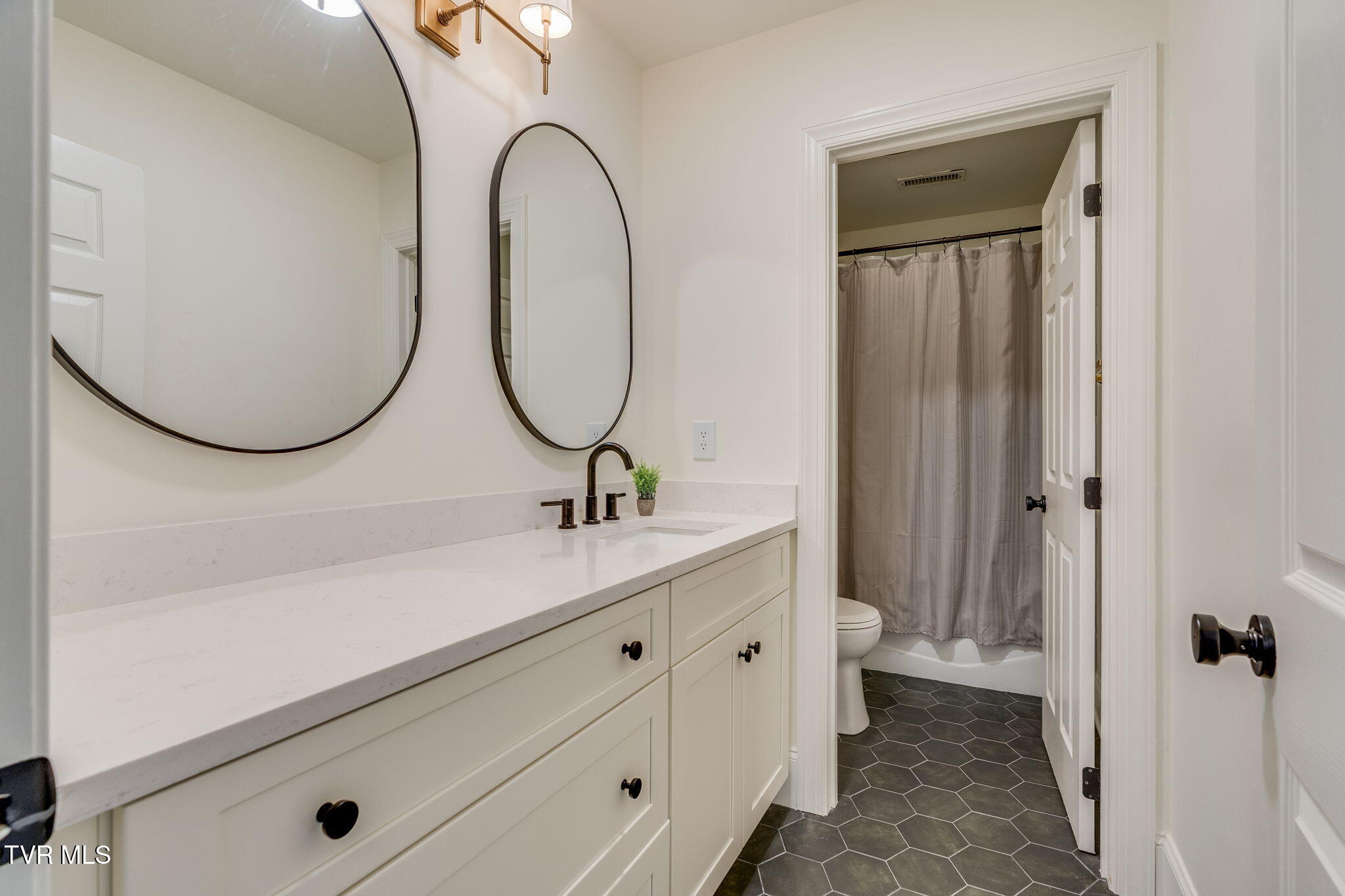 10 Pendleton Place Kingsport, TN 37664 - Photo 36 of 62 032