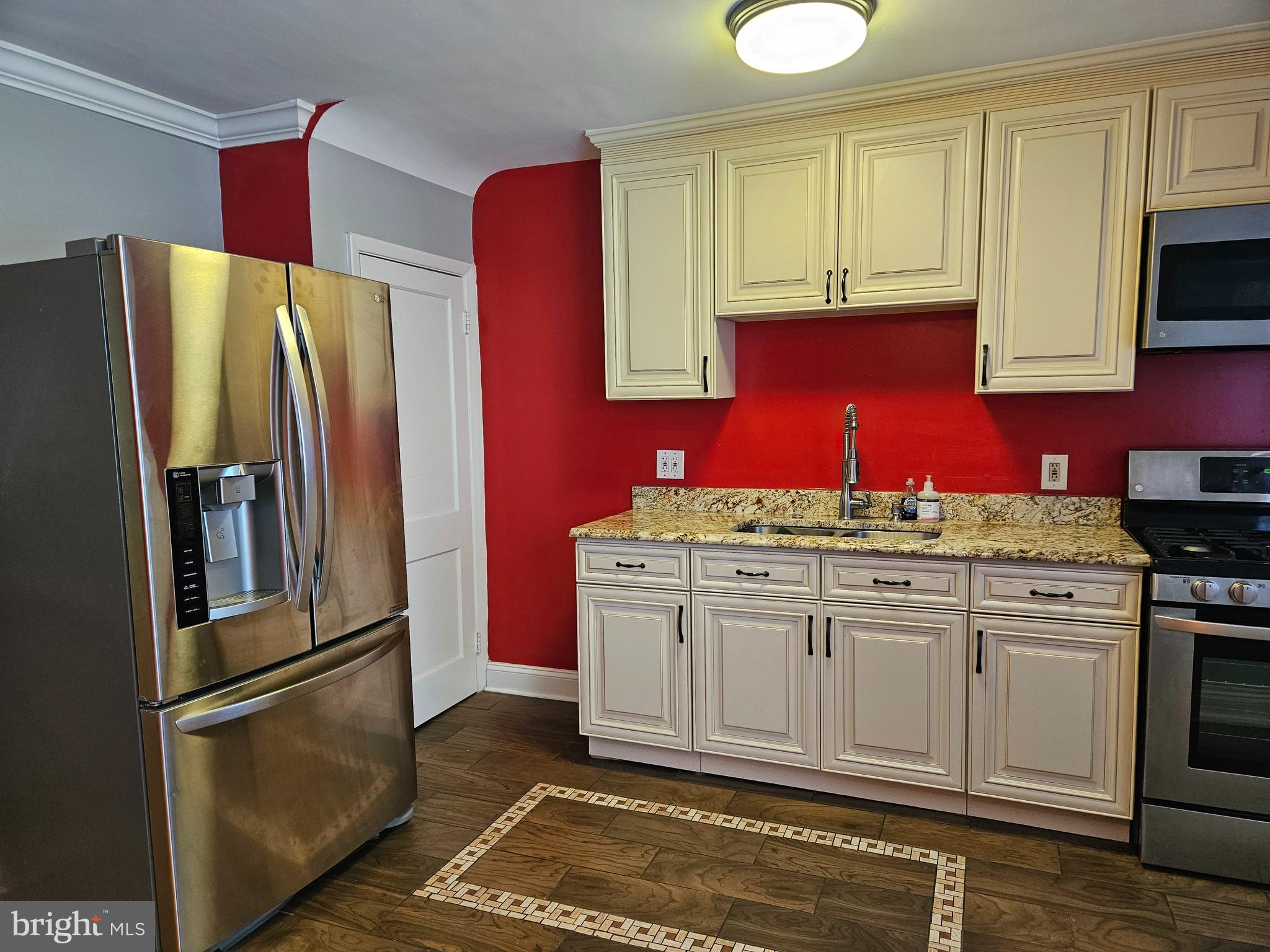 2082 Jasmine Road Baltimore, MD 21222 - Photo 10 of 29 Kitchen