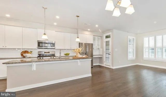 $479,999 | 22034 Cabin Branch Avenue, Unit 407F, Clarksburg, MD 20871