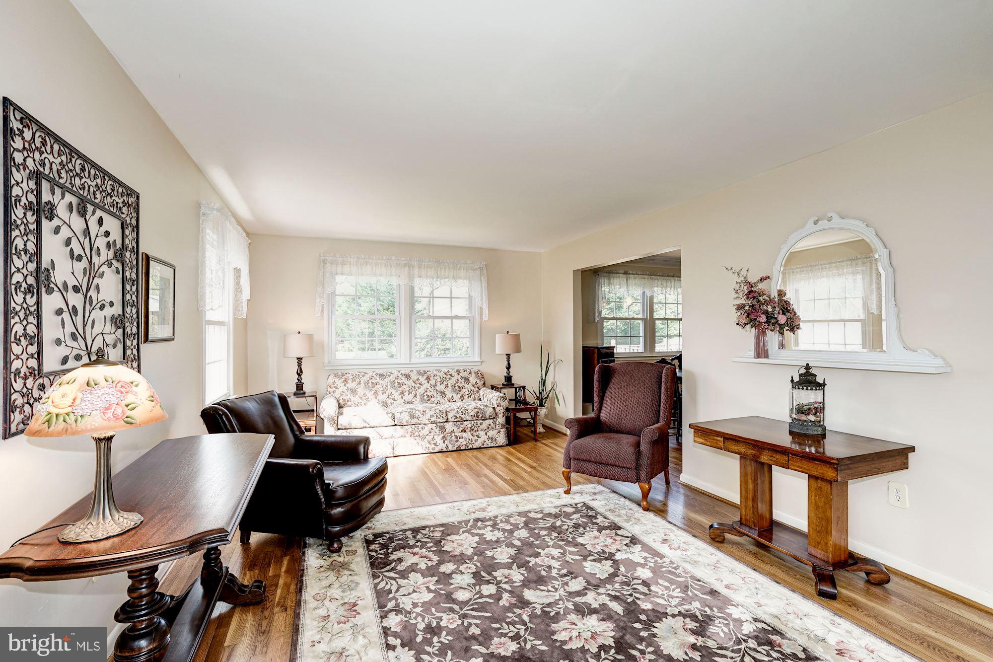 2820 Vixen Lane Silver Spring, MD 20906 - Photo 5 of 38 Formal Living Room