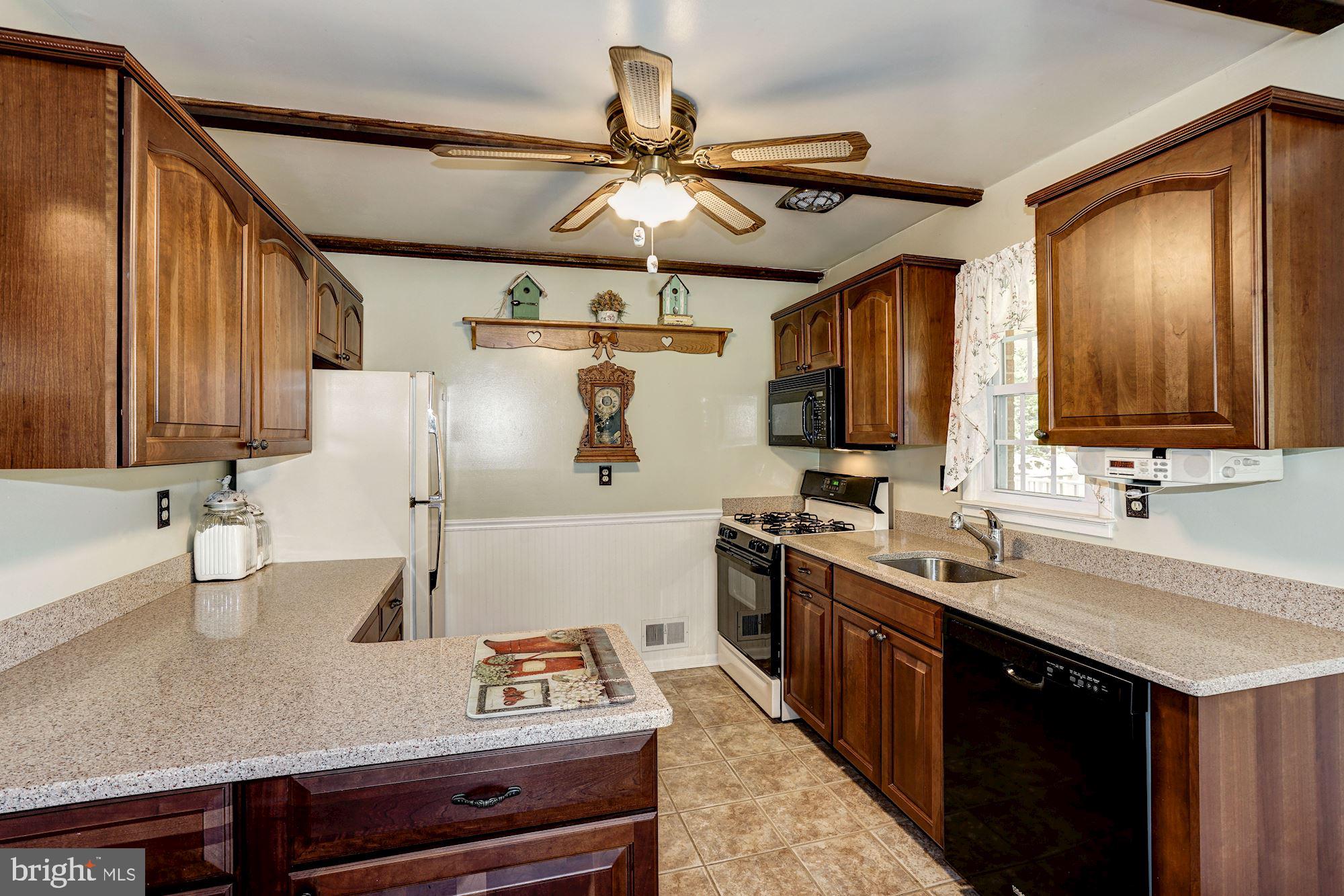 2820 Vixen Lane Silver Spring, MD 20906 - Photo 8 of 38 Kitchen