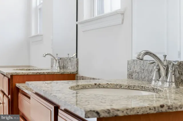 $799,900 | 43377 Southland Street, Ashburn, VA 20148