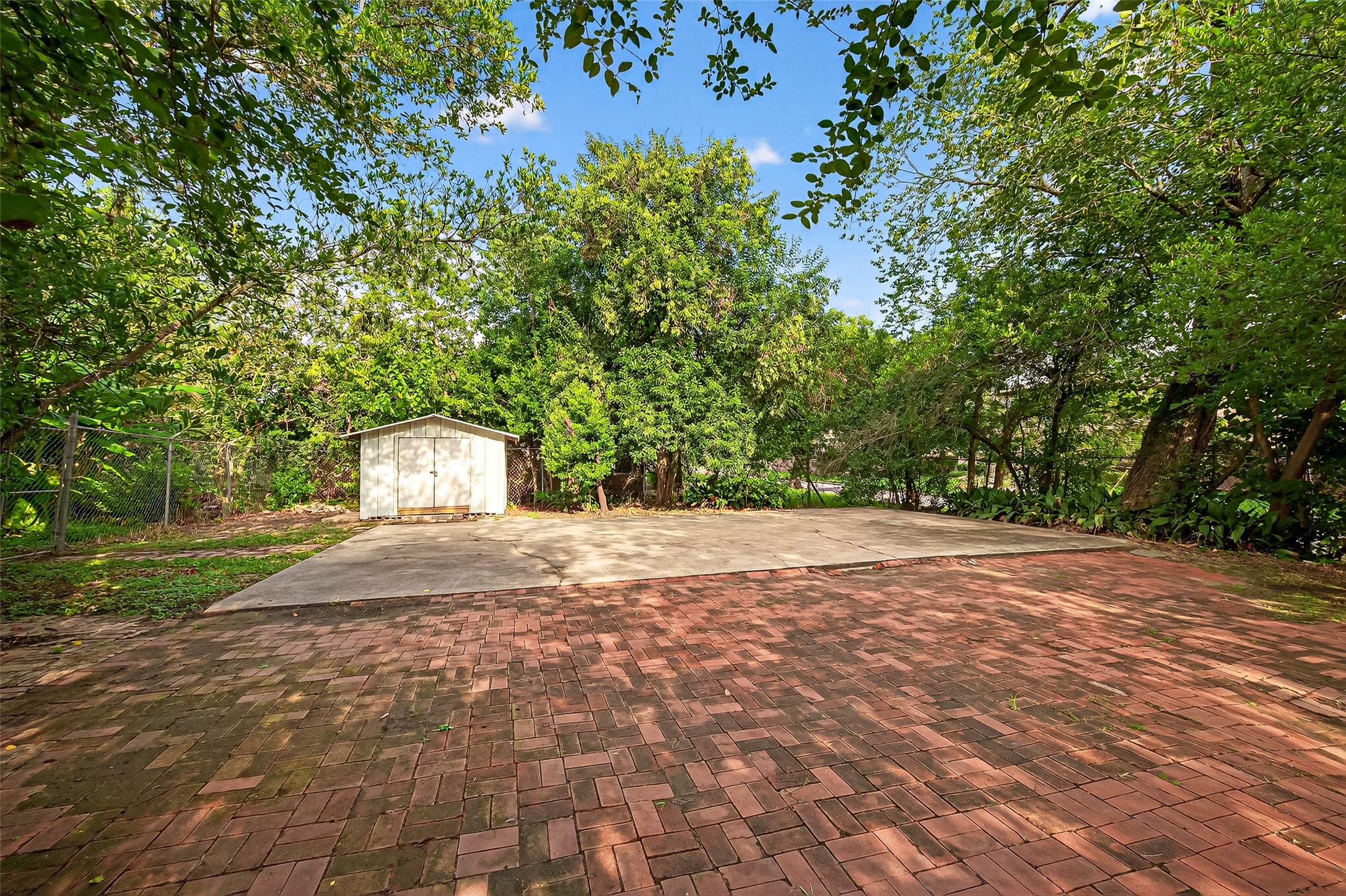 4628 Roseneath Drive, Unit A Houston, TX 77021 - Photo 16 of 21 Fully fenced property. Large parking pad