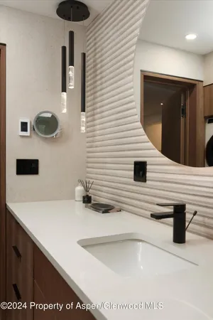 $40,000 | 205 East Durant Avenue, Unit 1I, Aspen, CO 81611