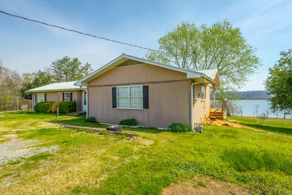 $230,000 | 2863 New Lake Road, Spring City, TN 37381