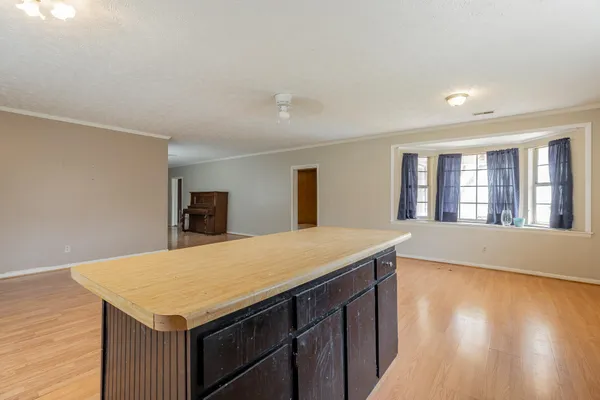 $230,000 | 2863 New Lake Road, Spring City, TN 37381