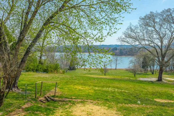 $230,000 | 2863 New Lake Road, Spring City, TN 37381