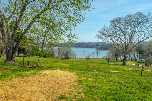 $230,000 | 2863 New Lake Road, Spring City, TN 37381