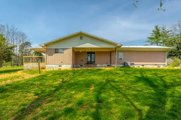 $230,000 | 2863 New Lake Road, Spring City, TN 37381