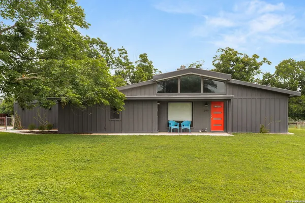 $785,000 | 249 Signal Hill, Seguin, TX 78155