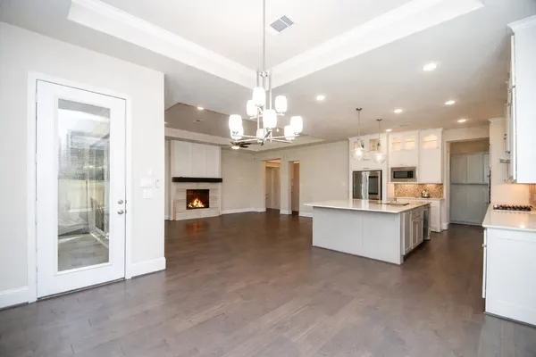 $625,000 | 604 Castlewood Cove Lane, Pinehurst, TX 77362
