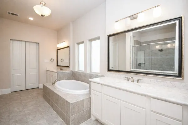 $625,000 | 604 Castlewood Cove Lane, Pinehurst, TX 77362