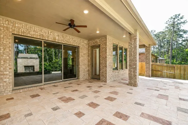 $625,000 | 604 Castlewood Cove Lane, Pinehurst, TX 77362