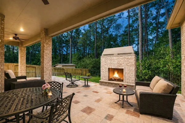 $625,000 | 604 Castlewood Cove Lane, Pinehurst, TX 77362