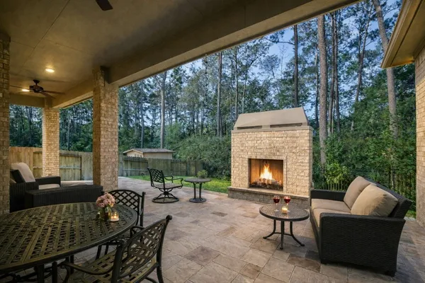 $625,000 | 604 Castlewood Cove Lane, Pinehurst, TX 77362
