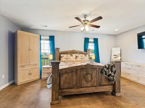 $750,000 | 760 County Road 4380, Decatur, TX 76234