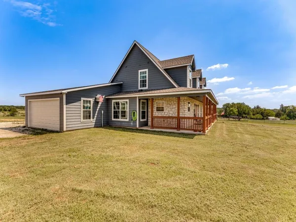 $750,000 | 760 County Road 4380, Decatur, TX 76234