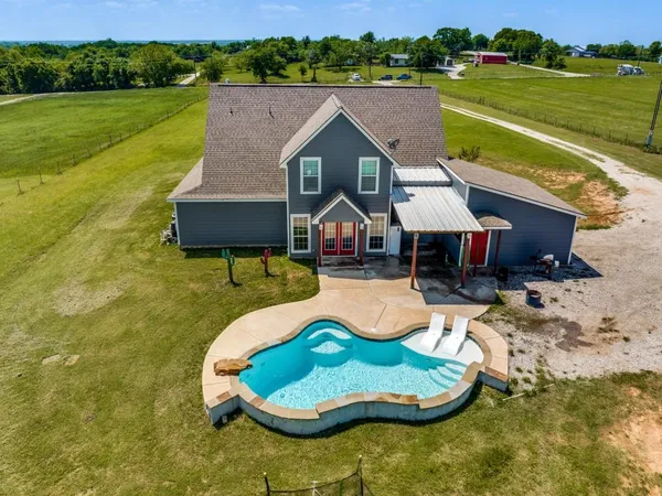 $750,000 | 760 County Road 4380, Decatur, TX 76234