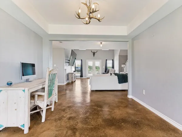 $750,000 | 760 County Road 4380, Decatur, TX 76234