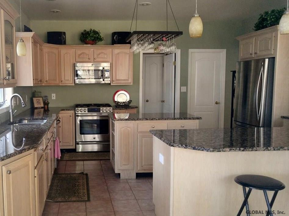 422 Ridgehill Road Schenectady, NY 12303 - Photo 11 of 25 Photo 11