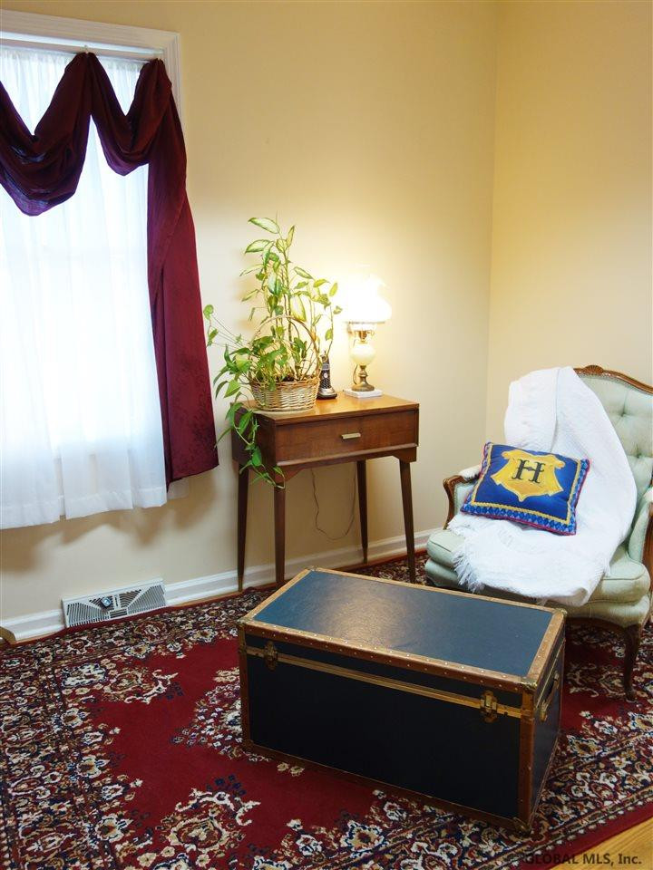 422 Ridgehill Road Schenectady, NY 12303 - Photo 19 of 25 Photo 19