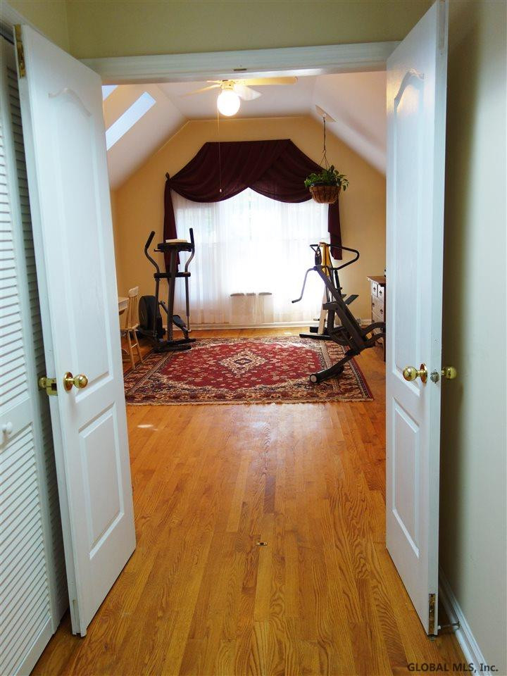 422 Ridgehill Road Schenectady, NY 12303 - Photo 20 of 25 Photo 20