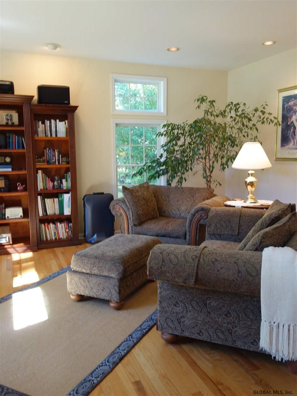 422 Ridgehill Road Schenectady, NY 12303 - Photo 4 of 25 Photo 4