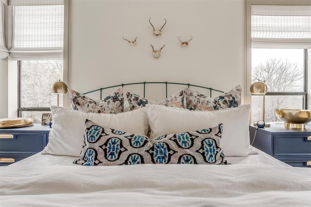 357 Wood Lake Road Aledo, TX 76008 - Photo 22 of 40 a view of a couch in window