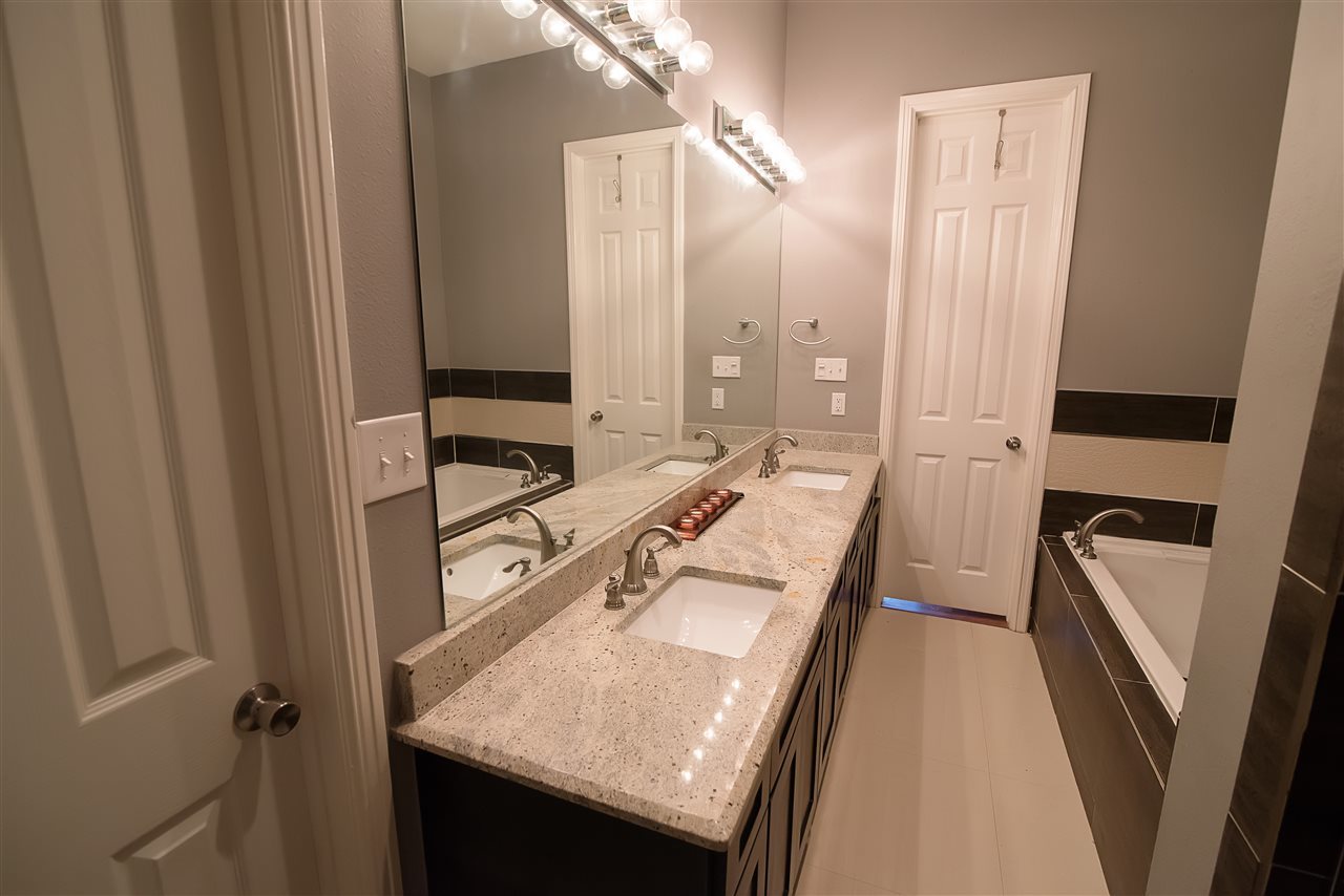 435 Lake Morraine Loop Laredo, TX 78041 - Photo 15 of 19 Gallery Image 15