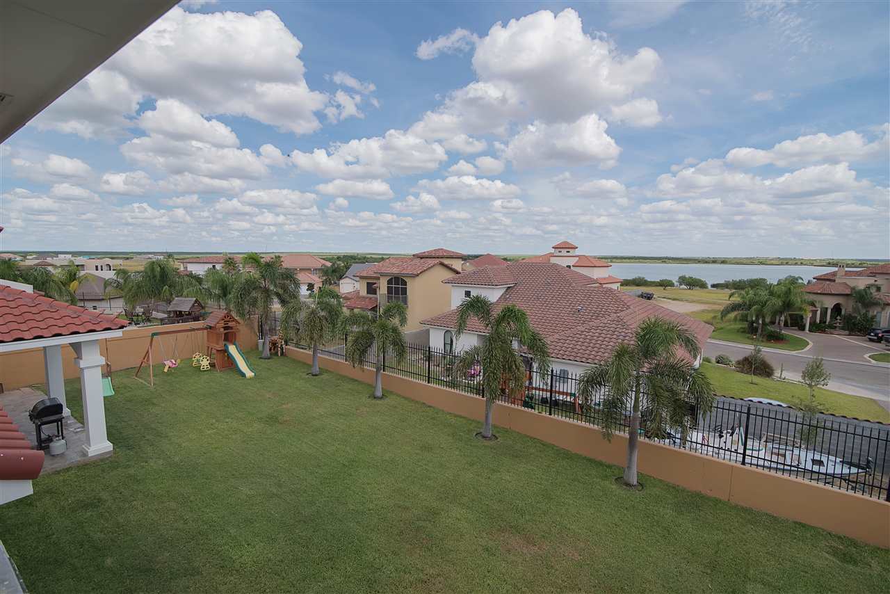 435 Lake Morraine Loop Laredo, TX 78041 - Photo 17 of 19 Gallery Image 17