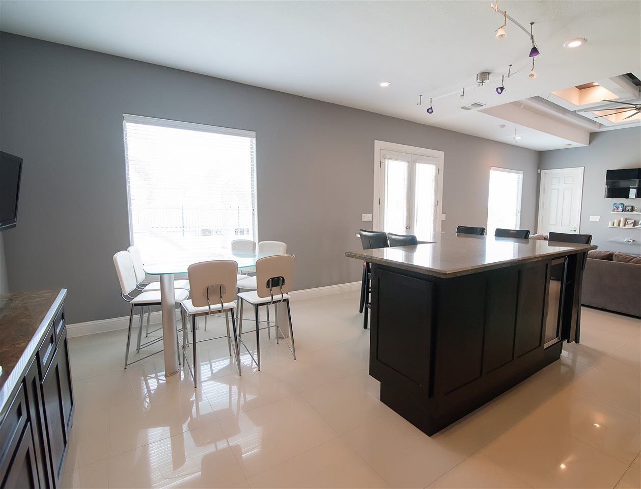 435 Lake Morraine Loop Laredo, TX 78041 - Photo 9 of 19 Gallery Image 9