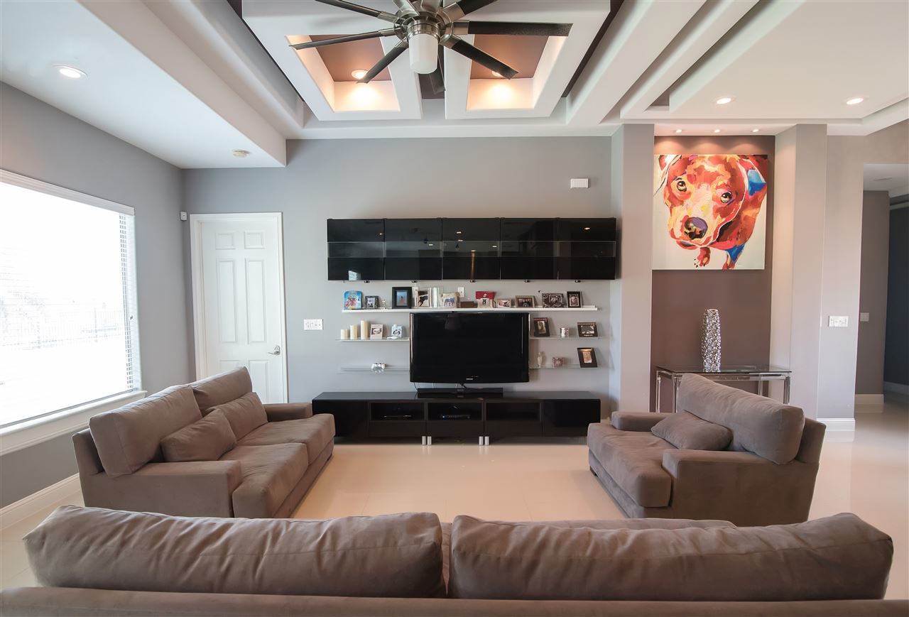435 Lake Morraine Loop Laredo, TX 78041 - Photo 10 of 19 Gallery Image 10
