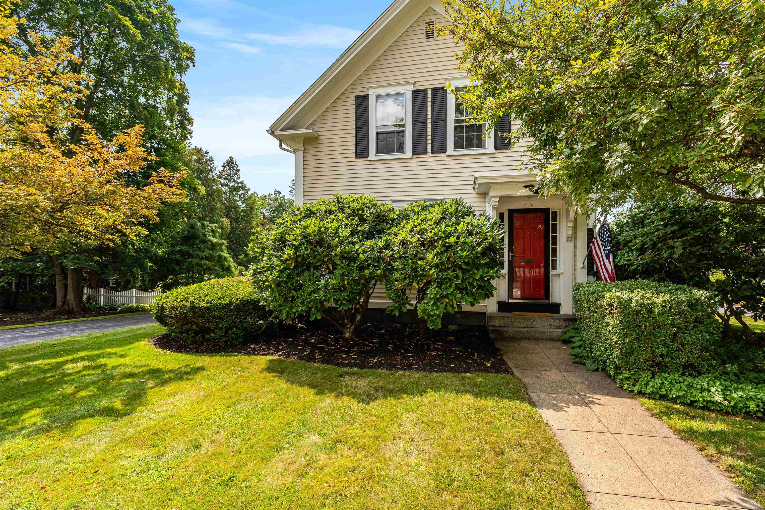 522 River Road Manchester, NH 03104 - Photo 4 of 40 Gallery Image 4