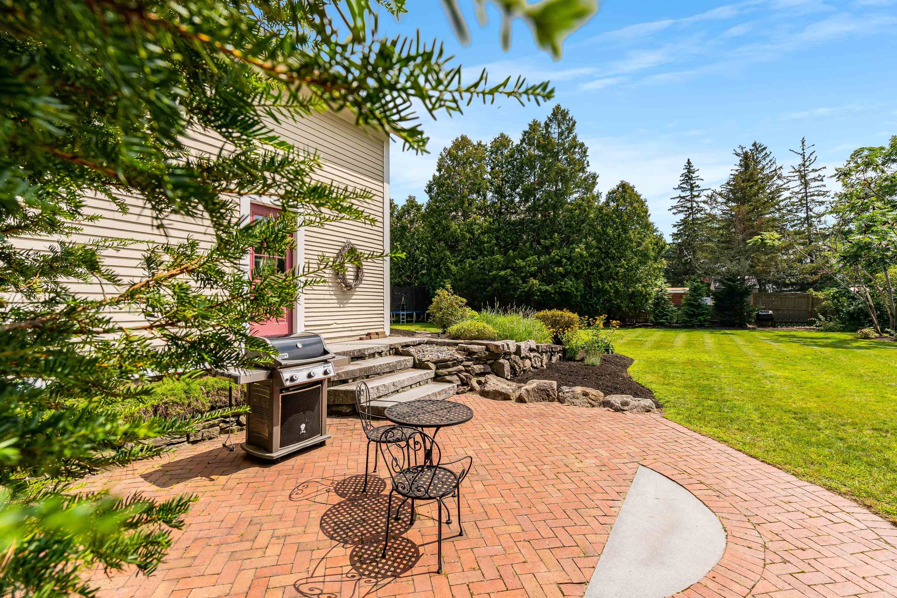 522 River Road Manchester, NH 03104 - Photo 8 of 40 Gallery Image 8