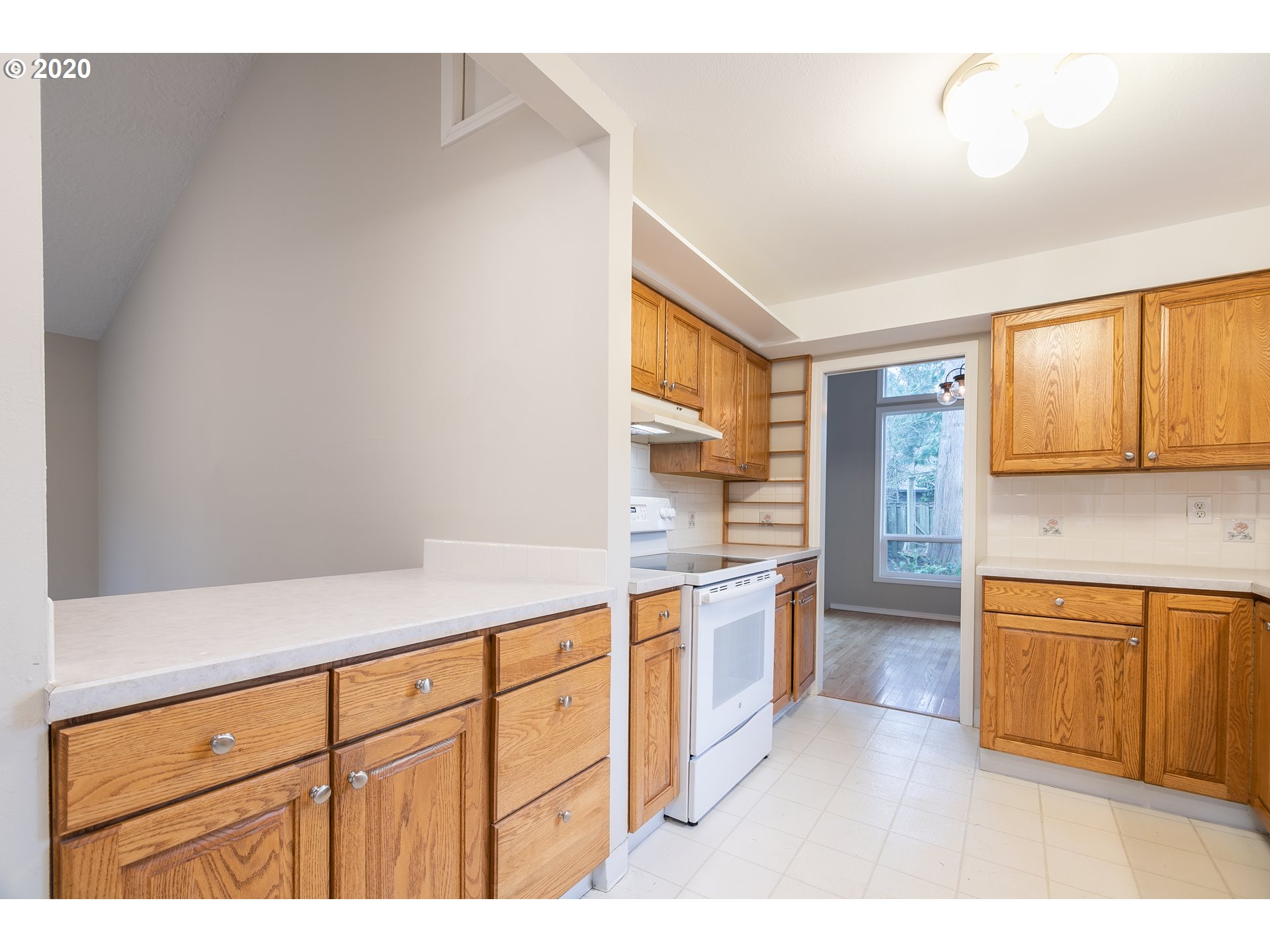 9895 Southwest Morrison Street Portland, OR 97225 - Photo 11 of 32 Gallery Image 11