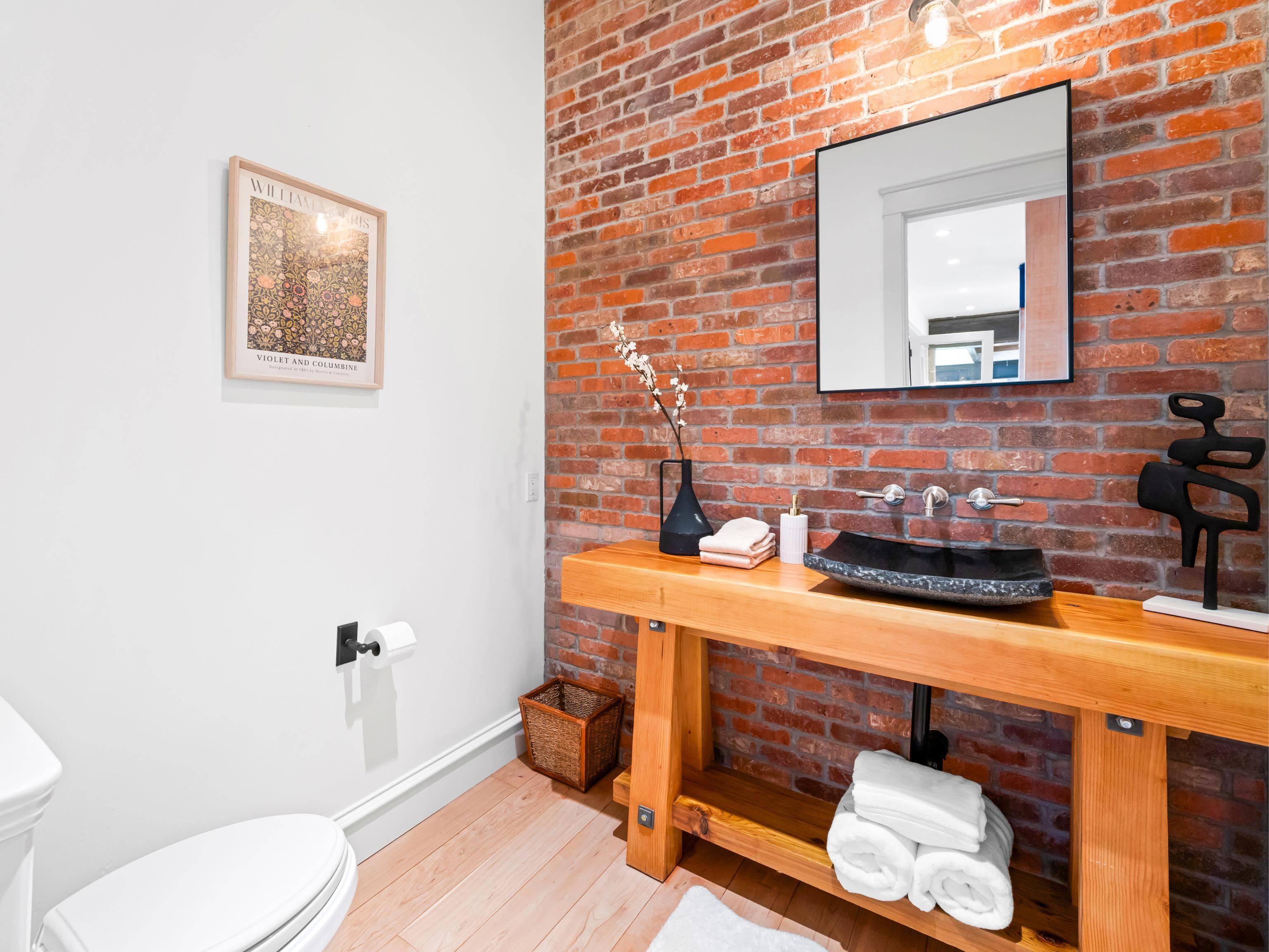 556 Stewart McKay Truckee, CA 96161 - Photo 21 of 27 a bathroom with a sink and a toilet