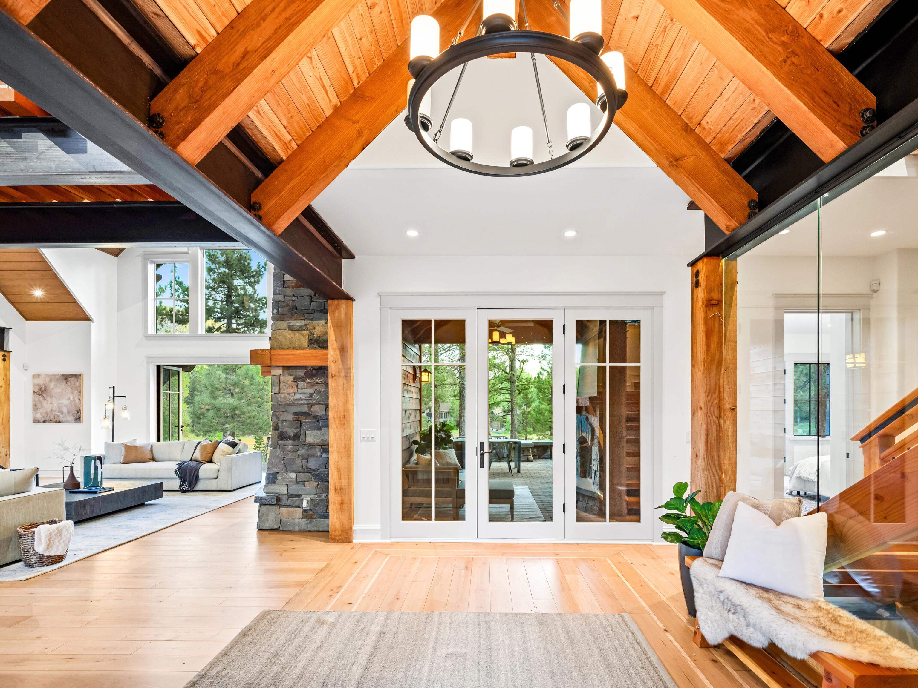 556 Stewart McKay Truckee, CA 96161 - Photo 6 of 27 a view of a house with backyard and sitting area