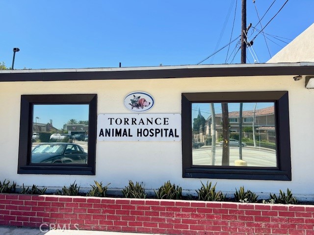 21617 South Figueroa Street Carson, CA 90745 - Photo 2 of 14 a view of a living room