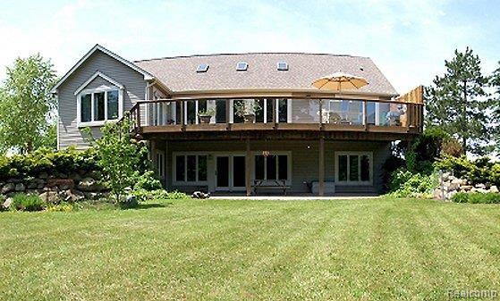 6440 Baker Road Howell, MI 48843 - Photo 15 of 20 Rear_Exterior