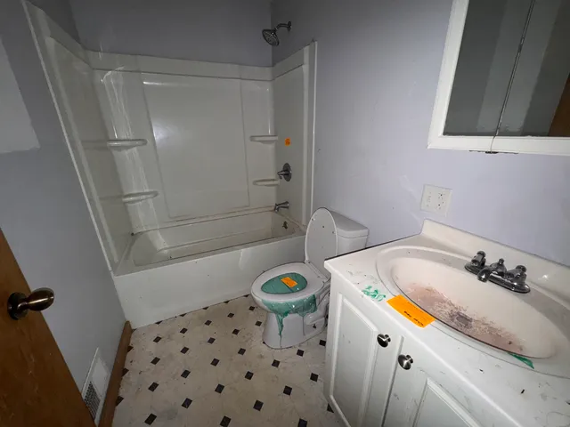 $71,000 | 912 Chicago Avenue, Dixon, IL 61021