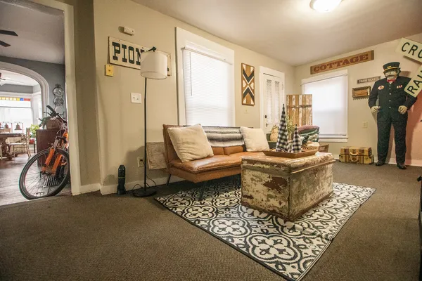 $175,000 | 402 South Ottawa Avenue, Dixon, IL 61021