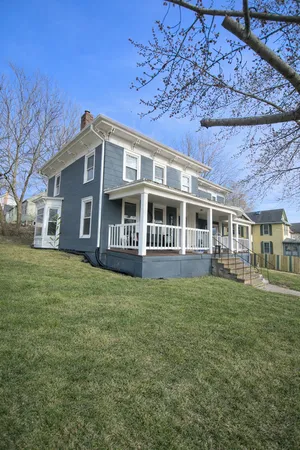 $175,000 | 402 South Ottawa Avenue, Dixon, IL 61021