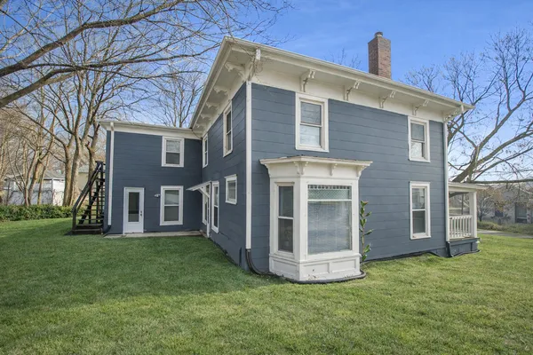 $175,000 | 402 South Ottawa Avenue, Dixon, IL 61021