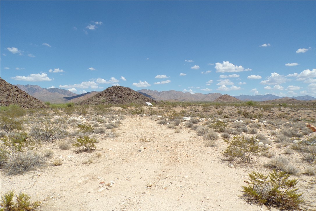 10638 Cascabel Road Yucca, AZ 86438 - Photo 13 of 60 Gallery Image 13